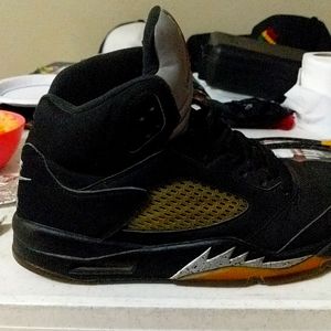 Air Jordan 5 Metallics